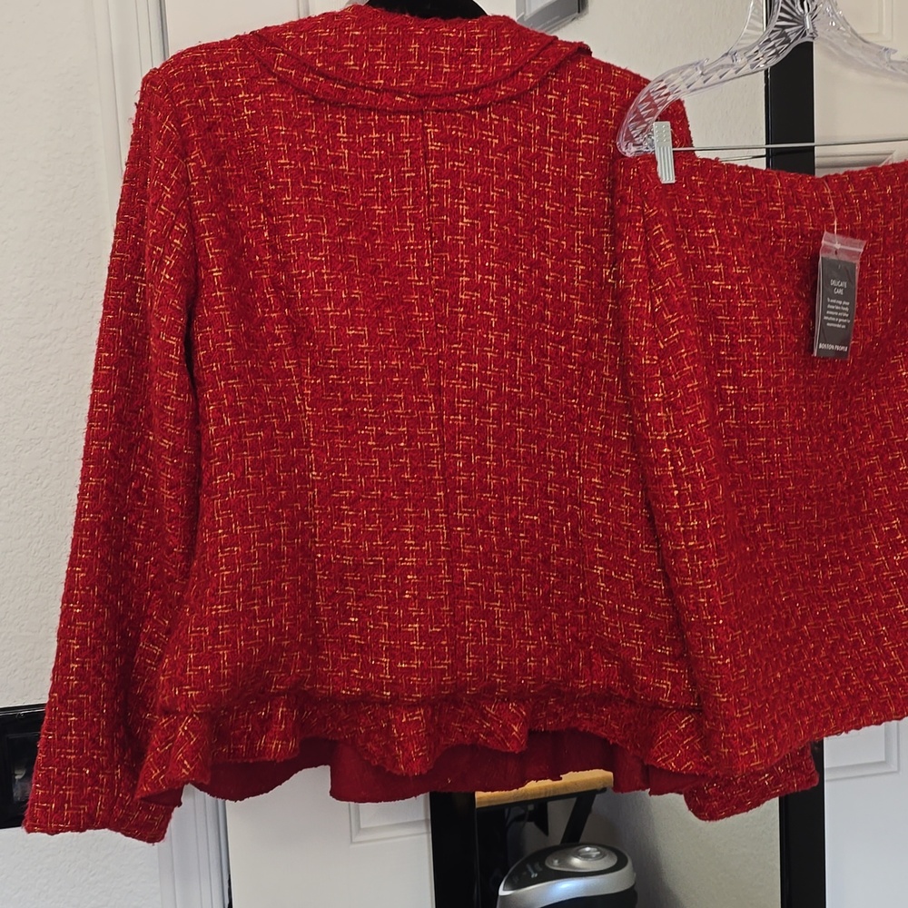 Boston Proper Red Textured Blazer with Floral Accents Sz 12 Nwt - Picture 6 of 6